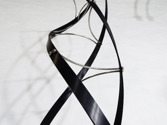 ポストモダン ブラック メタル スパイラル CD ラック 彫刻 高さ