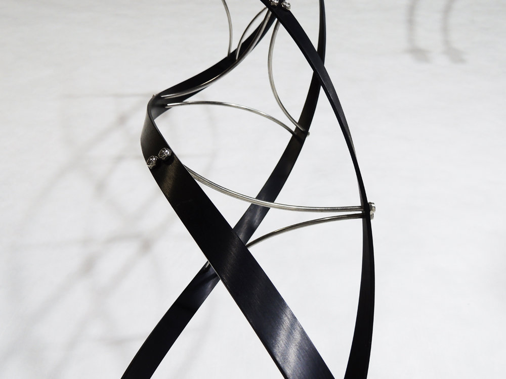 ポストモダン ブラック メタル スパイラル CD ラック 彫刻 高さ