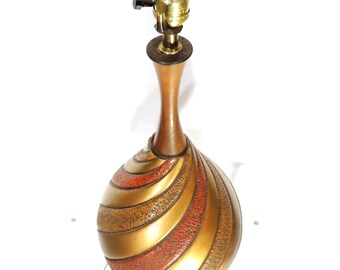 Lámpara de mesa grande de estilo modernista Hollywood Regency