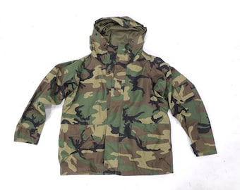 Vintage Cold Weather Parka Overcoat Woodland Camo Men's Large