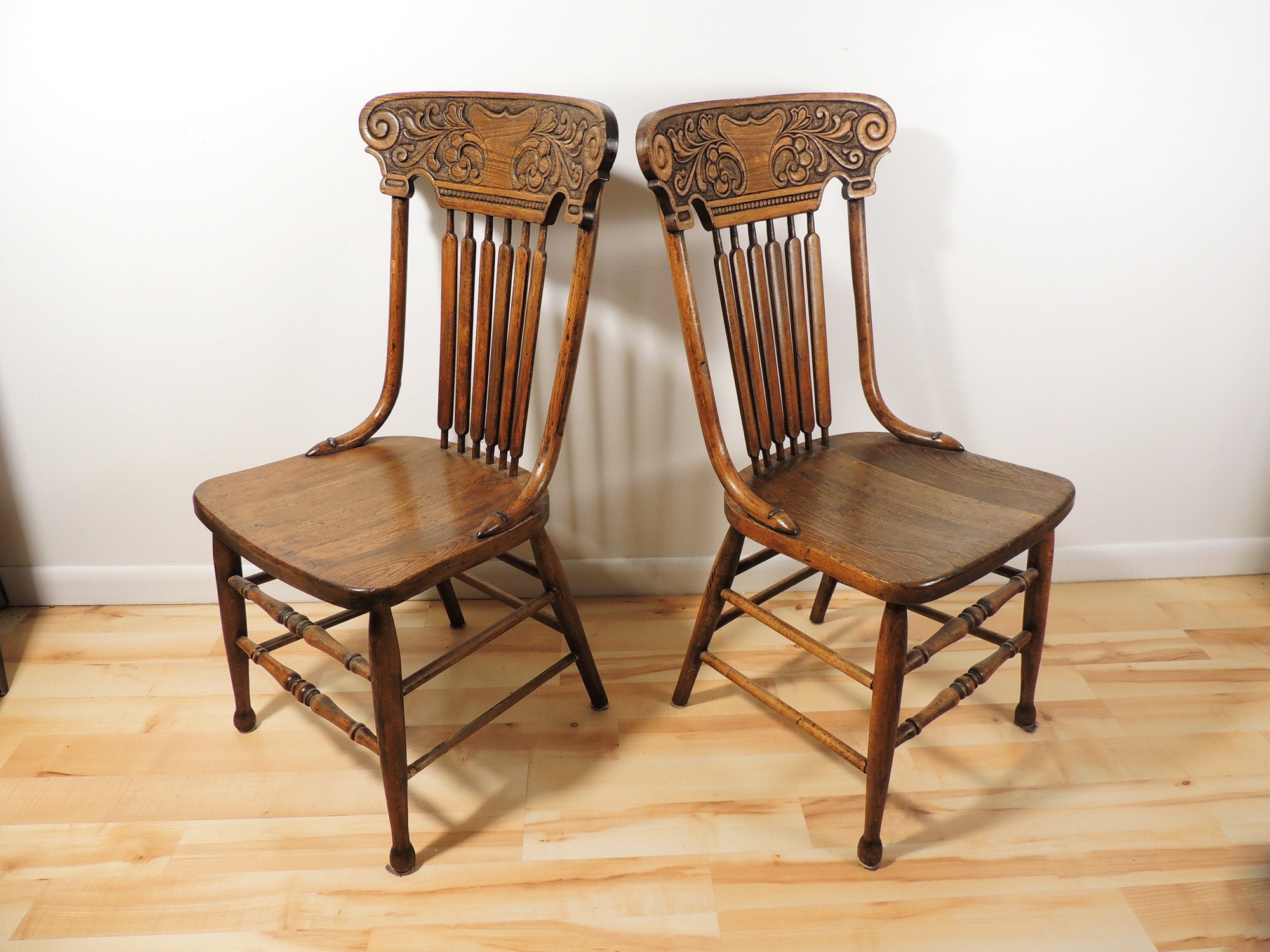 La Bauhinia French Antique Carved Wood Design Dining Arm Chairs (Set of 2)  - Bed Bath & Beyond - 14393877