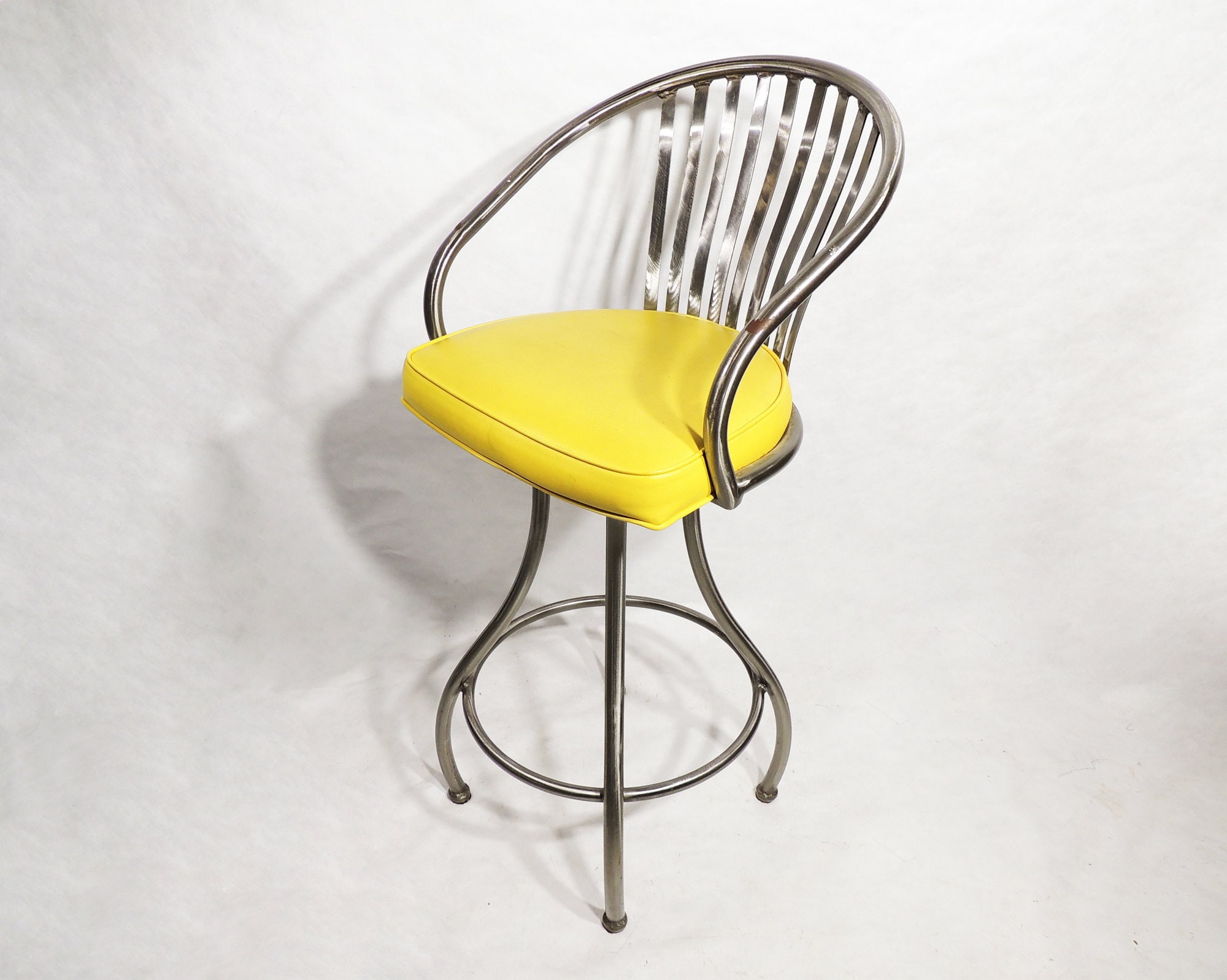 vintage postmodern チェア アノニマス レトロポップ イエロー Postmodern Shaver-howard Yellow Vinyl Satin Metal Bar Stool - Etsy
