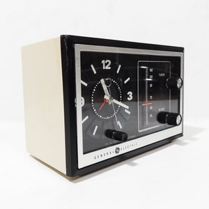 MCM Era General Electric Alarm Clock Radio