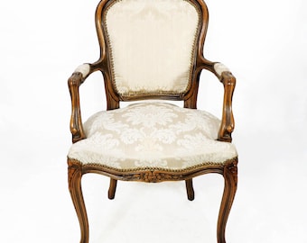 Silla de recibidor auxiliar de madera tallada de estilo victoriano Luis XV, original de Chateau d'Ax, de la marca Chateau d'Ax.