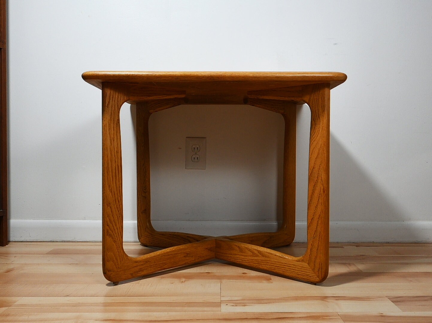 Vintage Mid Century Modern LANE Altavista Walnut Finish Side End