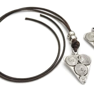 Wunderschöner Dreieck-Spiral-Anhänger – Ethnischer Anhänger – Silber – BOHO-Anhänger – Menge. 2