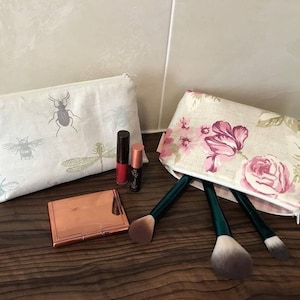 Borsa per il trucco in tessuto - borsa per il trucco - piccola borsa per il trucco con cerniera - astuccio per matite - tessuto di cotone resistente - fiori