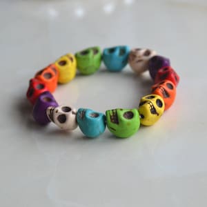 Multi-color Skull Bracelet, Stretchable Bracelet, women Bracelet, punk Bracelet, ,,Skull bead bracelet