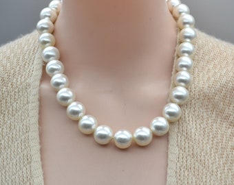 shell Pearl Necklace,16mm white shell Pearl necklace,statement necklace, women necklace ,white Beaded Necklaces for Women,wedding necklace