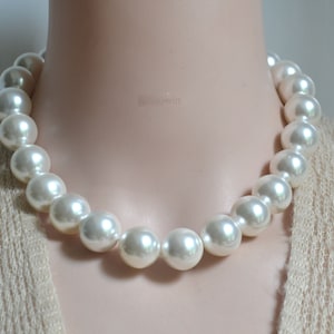 White Shell Pearl Necklace,big Beaded Necklaces,wedding necklace,Bridesmaid Necklace,16mm white Pearl necklace,Gift for Her,pearl necklace