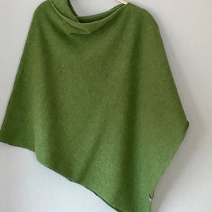 Poncho soft merino lambswool bay green