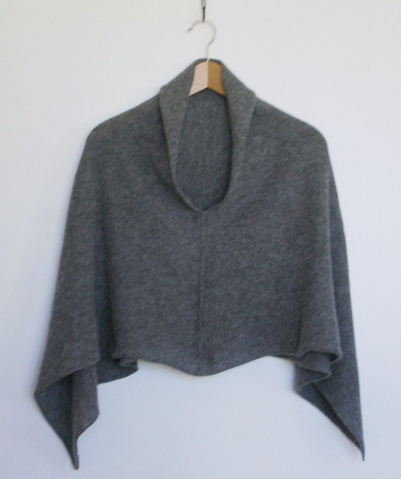 Poncho soft merino lambswool uniform grey image 2