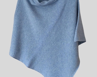 Poncho lichtblauwe merino lamswol