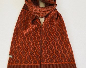 Echarpe - foulard doux mérinos en laine d’agneau en hickory brun et orange braise