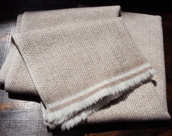uniseks sjaal kasjmier/merinowol visgraat, geweven in Nepal, 30/70% kasjmier/merinowolmix, accessoires: tweedles