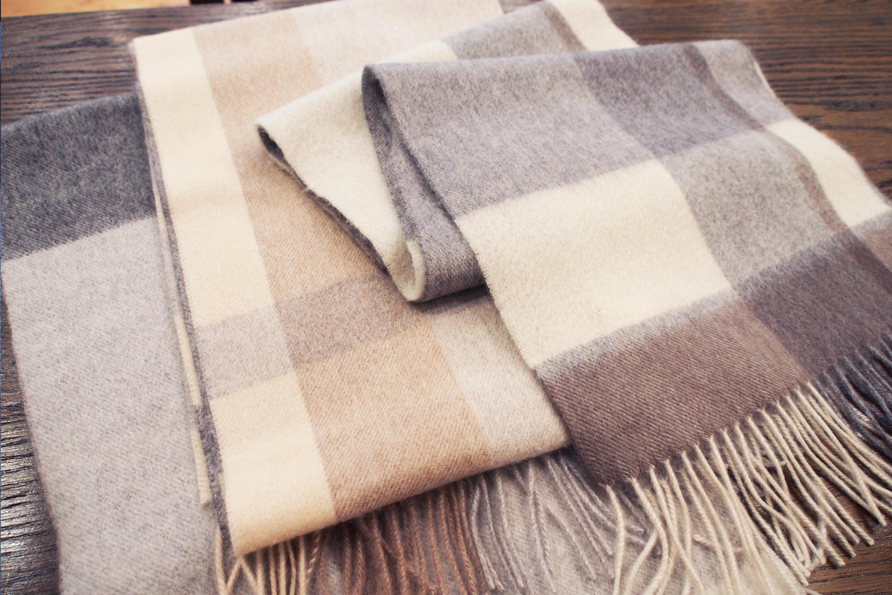 Women 100% CASHMERE Scarf Pink Tartan Plaid Design Soft MADE IN SCOTLAND Women 100% CASHMERE Scarf Pink Tartan Plaid Design Soft MADE IN SCOTLAND