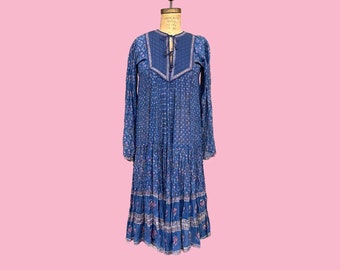 Vintage Starina Dress Retro 1970s Creation Paris + Made in India + 100 % Cotton + Gauzy + Block Print + Size Medium + Quilted Bib + Womens