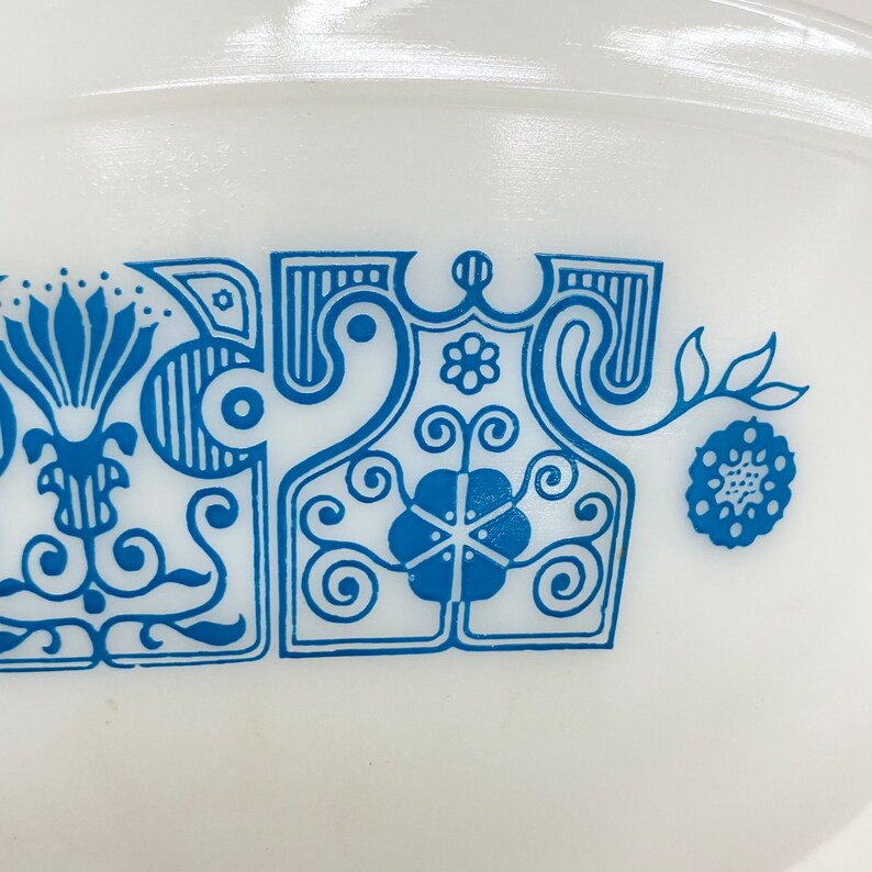 Vintage Pyrex Bowl Retro 1960s Mid Century Modern Horizon Blue 403 2.5 Quart White Ceramic Blue Pattern MCM Kitchen Serving Bild 3