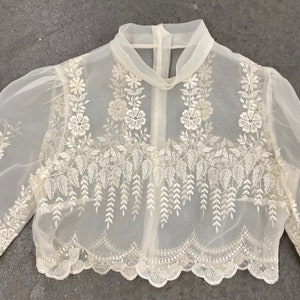 Vintage Embroidered Blouse Retro 1970s Bohemian NO SIZE TAG White Chiffon See-Though Flowers L/S Back Buttons Womens Fashion image 4