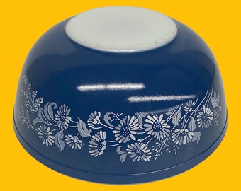 Vintage Pyrex Bowl Retro 1980s Bohemian + Colonial Mist + 404 + 4 Liter + Blue and White + Flowers + Ceramic + Kitchen Storage + Serving