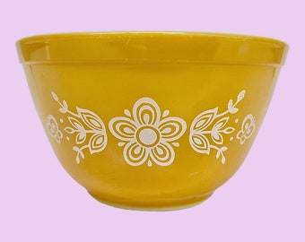 Vintage Pyrex Bowl Retro 1970s Mid Century Modern + Butterfly Gold + 401 + Size 1.5 Pint + Ceramic + Yellow/White + MCM Kitchen + Storage