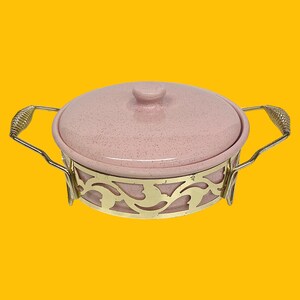 Vintage Bauer Covered Casserole with Holder Retro 1960s Mid Century Modern Pink Speckled Ceramic Gold Metal Frame Kitchen Cook image 1