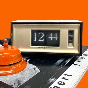 Vintage General Electric Flip Number Clock Retro Mid Century