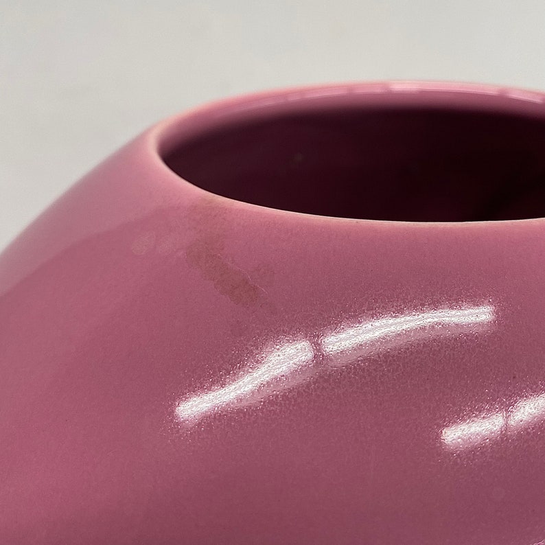 Vintage Haeger Vase Retro 1980s Contemporary Pink Mauve Ceramic Egg Shape Wave Design 4341 Home Decor Flowers Post Modern image 4