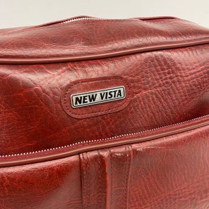 Vintage New Vista Travel Bag Retro 1970s Mid Century Modern Burgundy Vinyl Silver Metal Shoulder Strap Luggage Carry On Overnight image 3