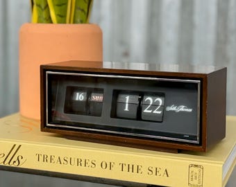 Vintage General Electric Flip Number Clock Retro Mid Century