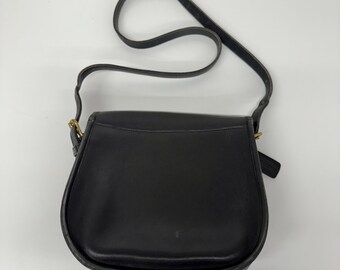 バッグ vintage coach old saddle bag Black flap Vintage Coach Saddlery Bag Retro 1980s RARE + Preppy + Genuine