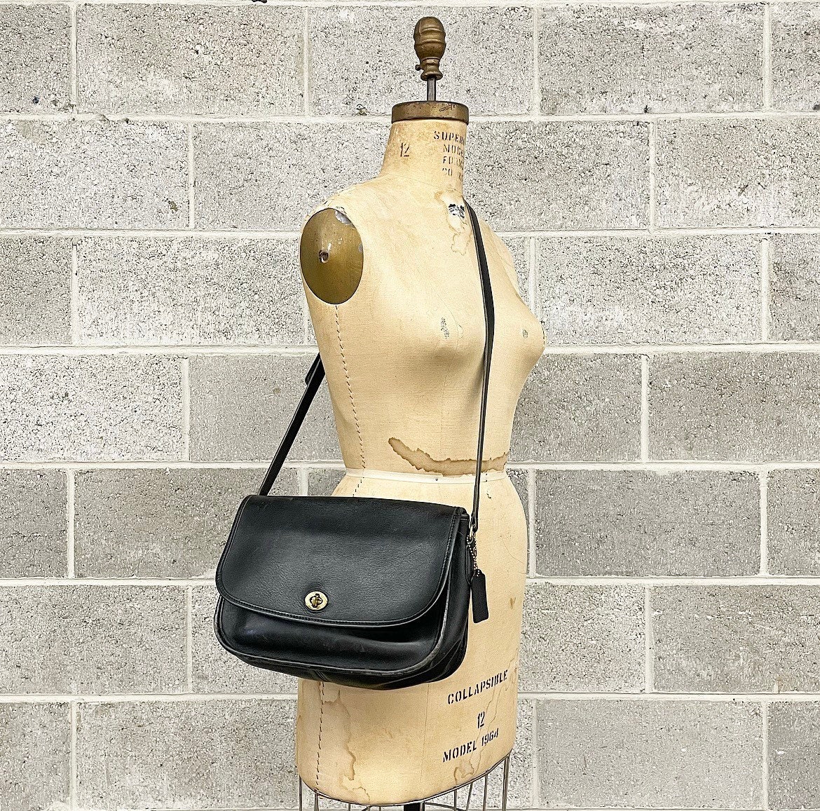 From Pouch to Coach: A History of the Handbag, Ancient to Modern – River  City Leather