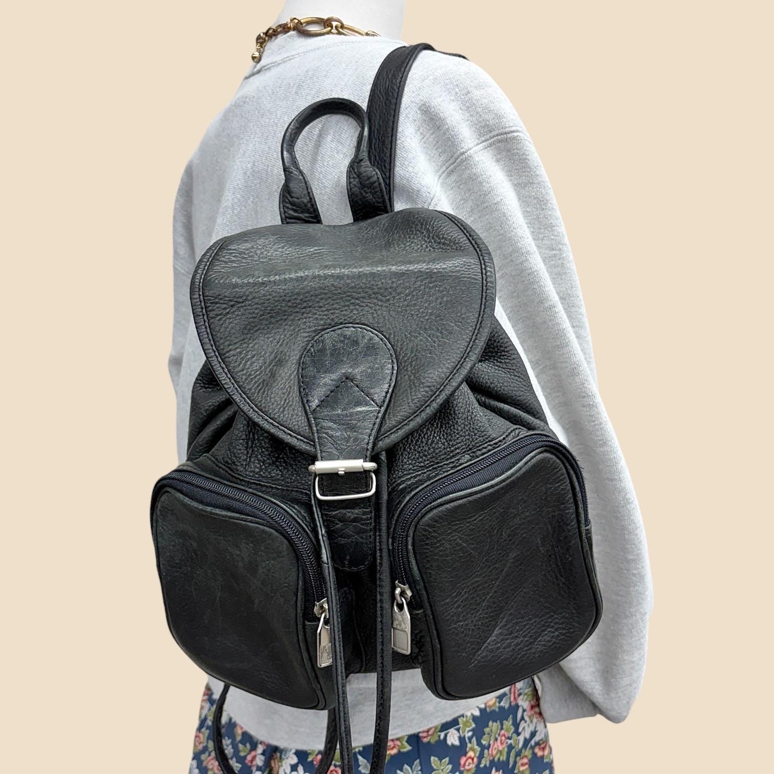 bags like osprey porter 30 Sojourn 30L Travel Backpack - Carry-On Compliant Luggage with StraightJacket Compression and Padded Laptop Sleeve C&H Lures Sea Witch Seafood Assortment Penn Reel Model:5000 Other pockets include a