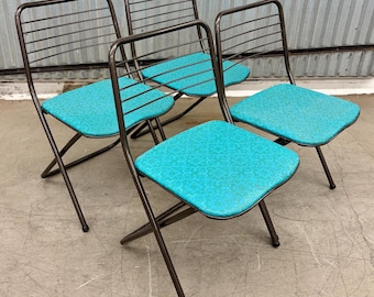 LOCAL PICKUP ONLY ———— Vintage Folding Chairs