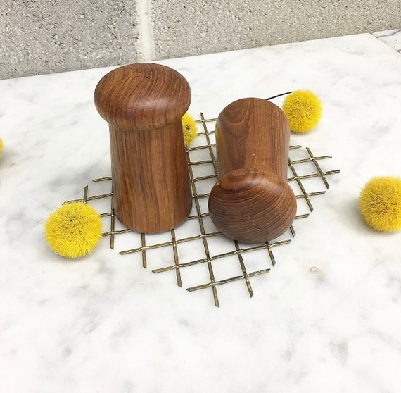 Home & Living MCM teak wood salt and pepper shakers modern design Salt