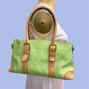 Dooney & Bourke ボストンバッグ オリーブグリーン Dooney & Bourke Shoulder Bag Green - All Weather Leather