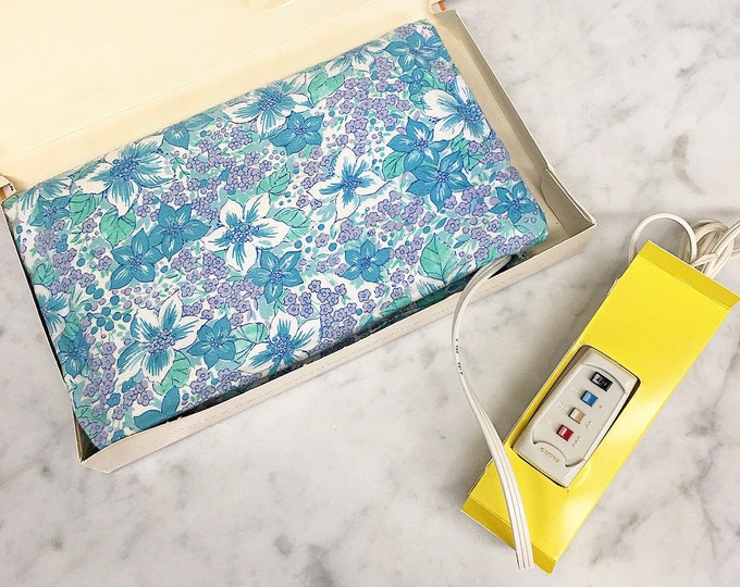 Vintage Heating Pad Retro 1960s Casco by Essex Automatic Electric Heat