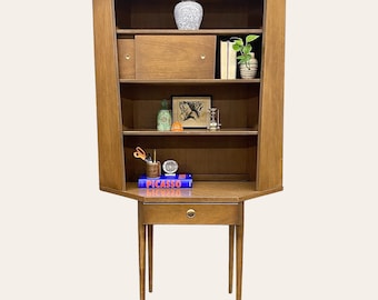 NJ LOCAL PICKUP Only ———— Vintage Bassett Furniture Planaround Corner Desk by Leo Jiranek