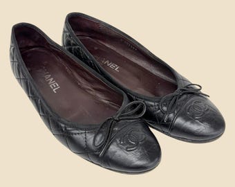 Vintage Chanel Ballet Flats Retro 2000s Womens Footwear + Size 37.5 + Quilted + Black + Genuine Leather + Bows + Slip-On + Made in Italy
