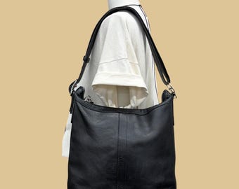 Vintage Coach Soho Hobo Shoulder Bag Retro 2000s Y2K + Preppy +
