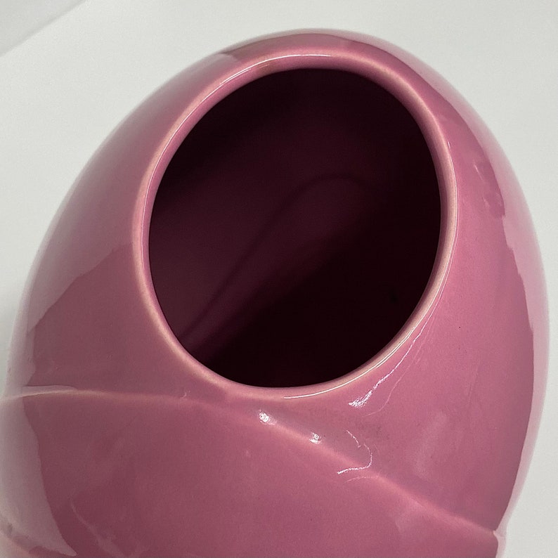 Vintage Haeger Vase Retro 1980s Contemporary Pink Mauve Ceramic Egg Shape Wave Design 4341 Home Decor Flowers Post Modern image 6