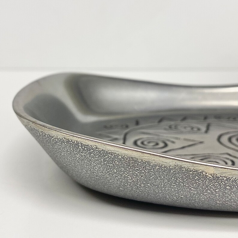 Vintage Wilton Tray Retro 1990s Contemporary Armetale Reggae Silver Metal Etched Design Catchall Ring Dish Modern Home Decor image 3