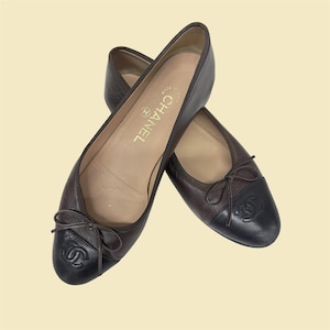 Vintage Chanel Ballet Flats Retro 2000s Womens Footwear + Size 37 + Brown + Black + Genuine Leather + Loafers + Slip Ons + Made in Italy