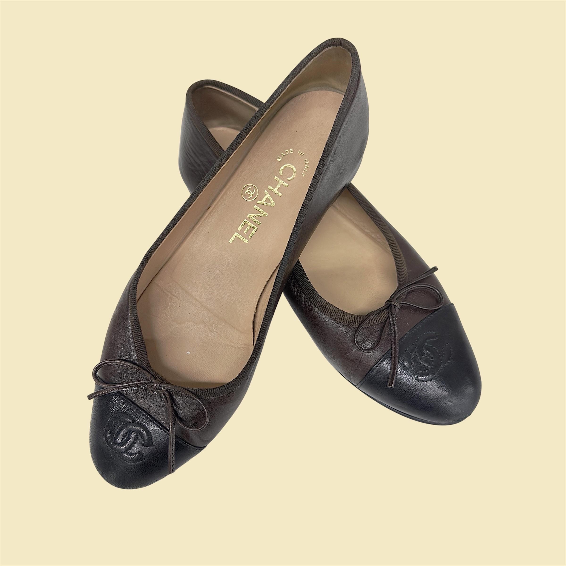 Vintage Chanel Ballet Flats Retro 2000s Womens Footwear + Size 37 