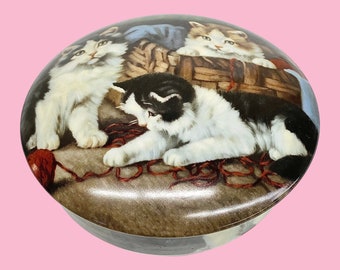 Vintage Covered Trinket Box Retro 1990s Farmhouse + D'Art Du Cruou + Kittens + Porcelain + Round w/ Lid + Cats + Home Decor + Made in France