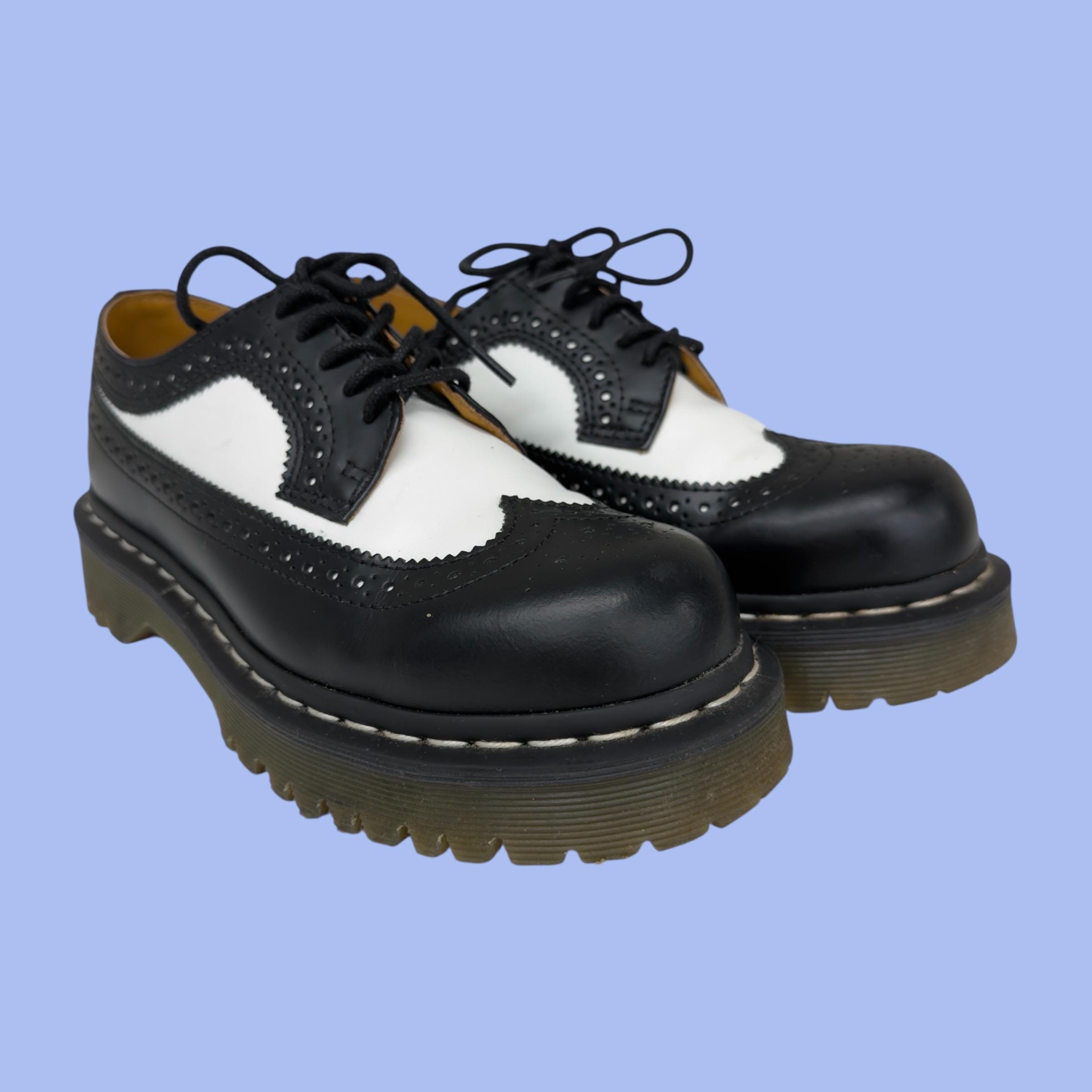 Smooth Leather Brogue Dr Martens Budapester 3989 3989 Dr Martens