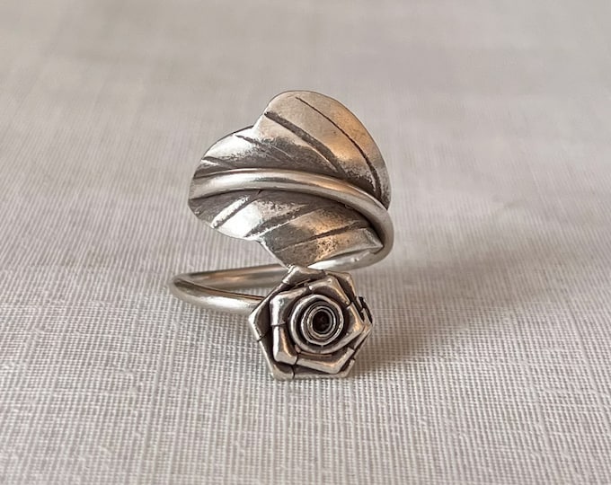 Rose sterling silver ring, rose leave silver ring, adjustable rose silver ring, Jewelry gift, gift for her, unique rose ring
