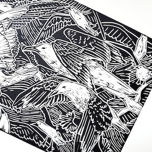 Flock Of Seagulls - Linolschnitt - von Hand gedruckt - druckgrafik, printmaking, ocean art, surfer, nova scotia, bird, wildtiere, beach