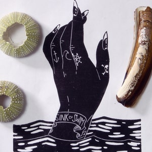 Sink or Swim - stampa lino-cut/blocco stampata a mano - incisione in rilievo, timbro intagliato a mano, fatto a mano, arte oceanica, nautica, tatuaggi, decorazioni per la casa