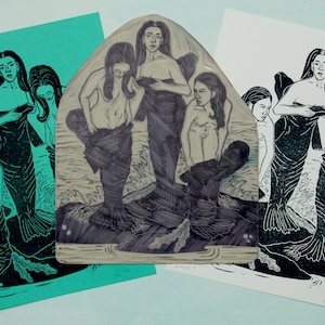Selkies Linolschnitt mit der Darstellung von Selkies die ihre Robbenfelle aufziehen um in den Ozean zu springen Folklore, handmade, handmade Bild 3